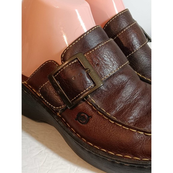Born B.O.C. Brown Wedge slip on shoes closed toe buckle Women size 9M - Picture 8 of 9